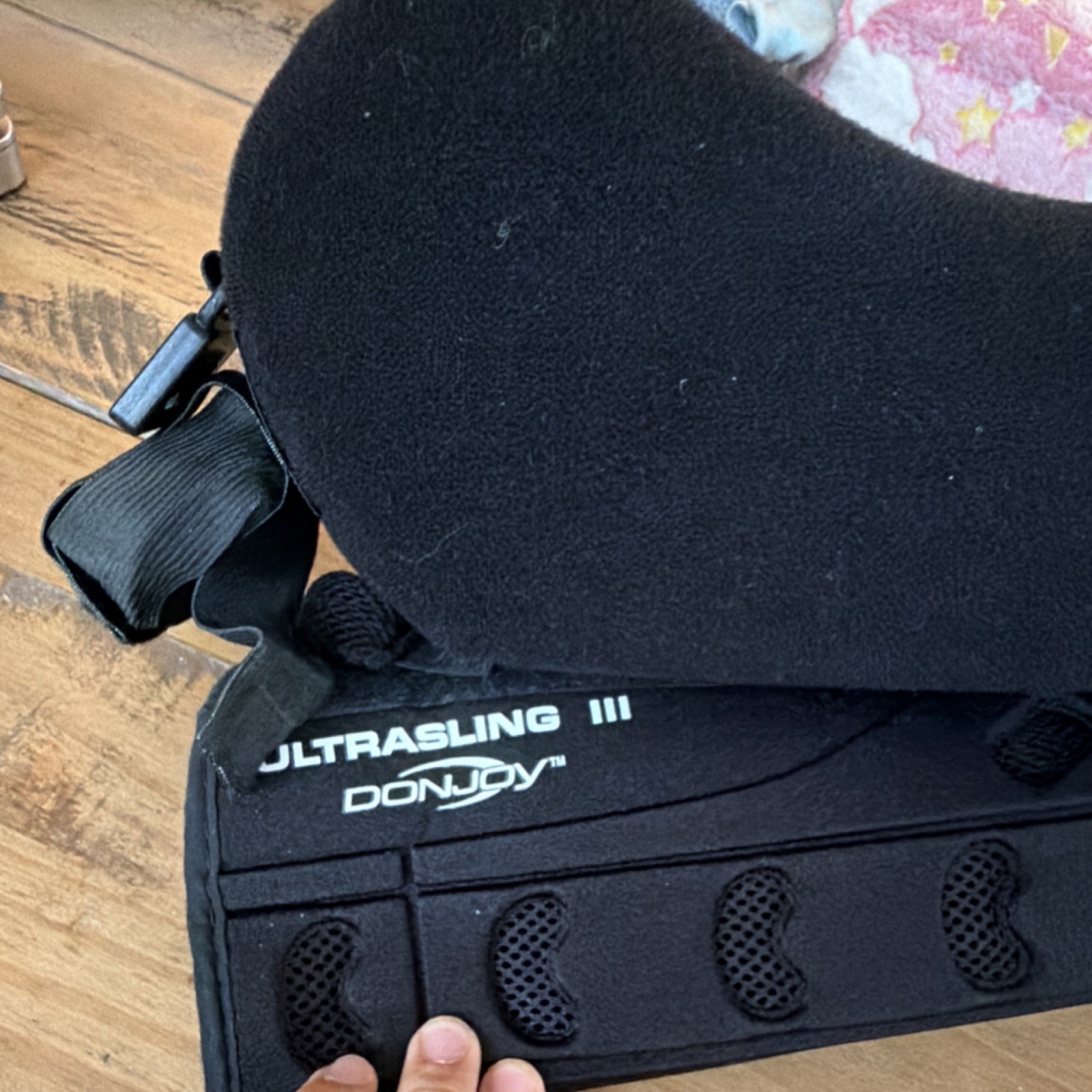 DonJoy UltraSling III Adjustable Mesh Foam Shoulder Arm Sling Black