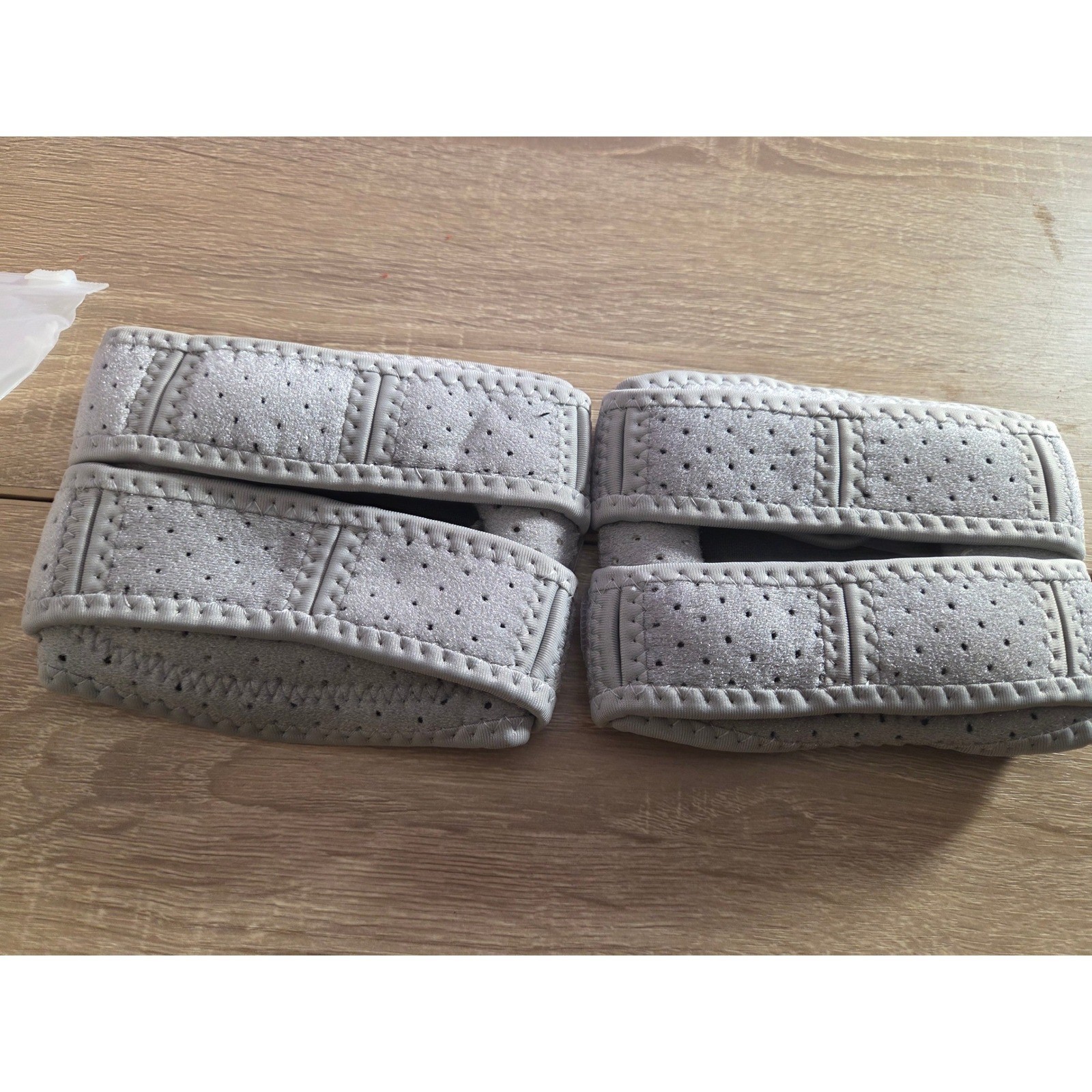 Wellknee Knee Braces for Athletes 2PCS Gray Adjustable Support Sleeves Size L