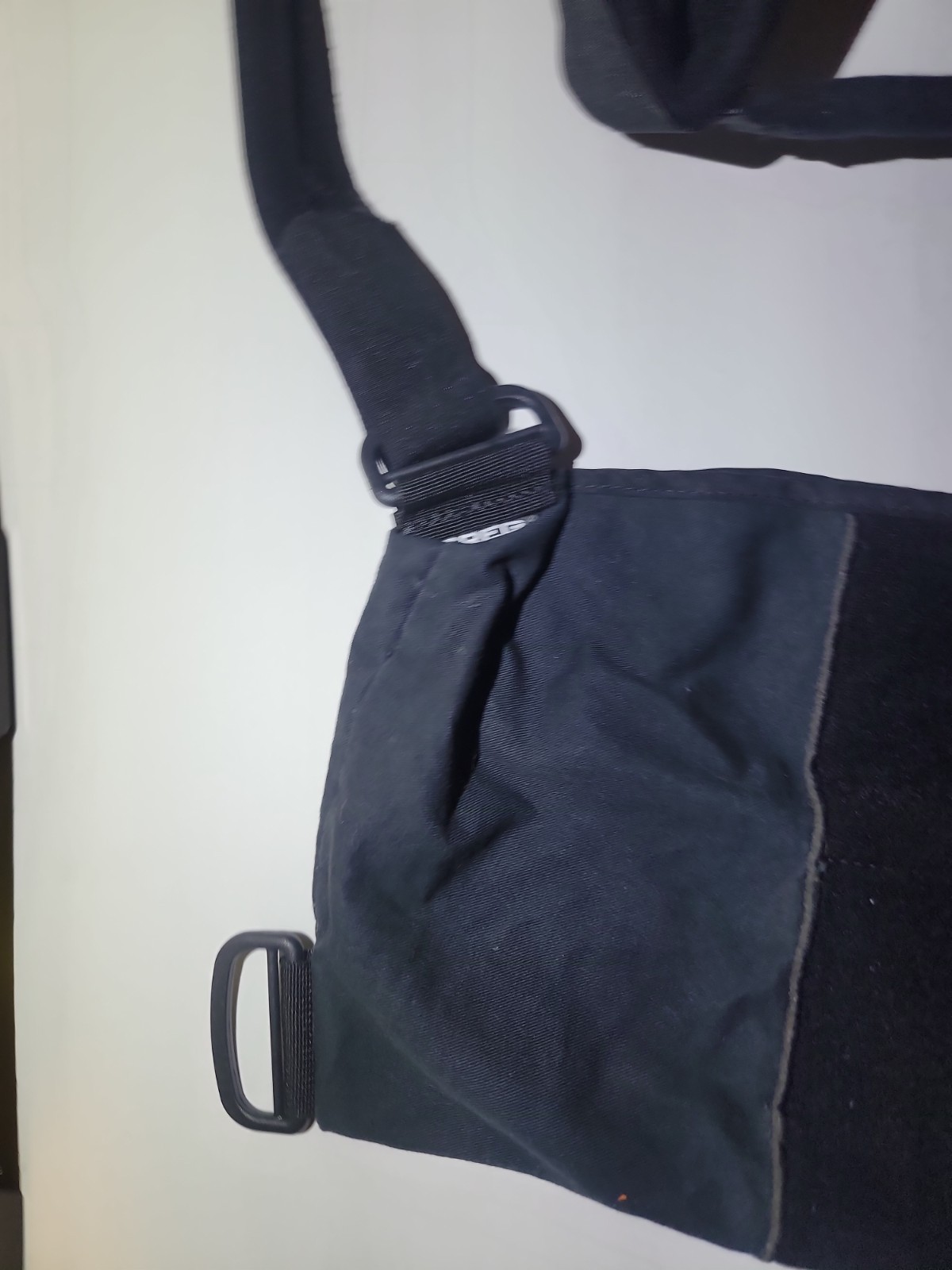 Arm Sling Sport – Lightweight, Breathable Medical Sling for Broken & Fractured B