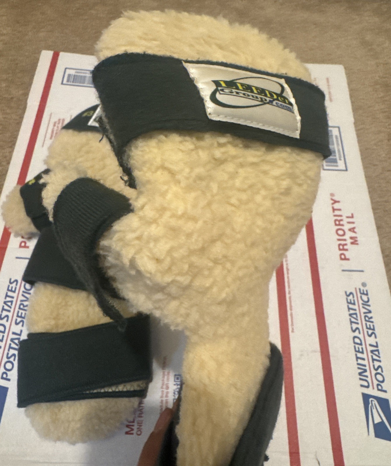 LEEDer Rest® Foam / Wire Right Hand Green Beige Sherpa Splints