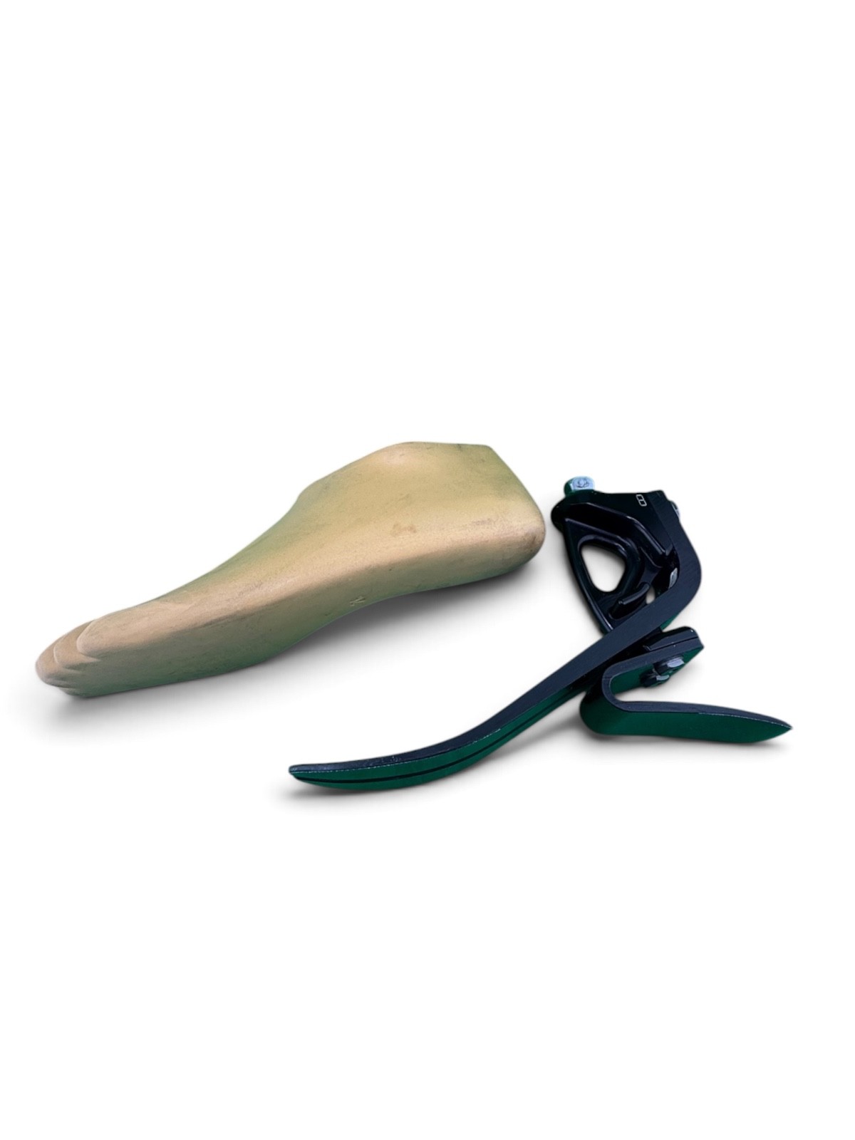 blatchford endolite elite 2 prosthetic foot. size 26. category 3. Left