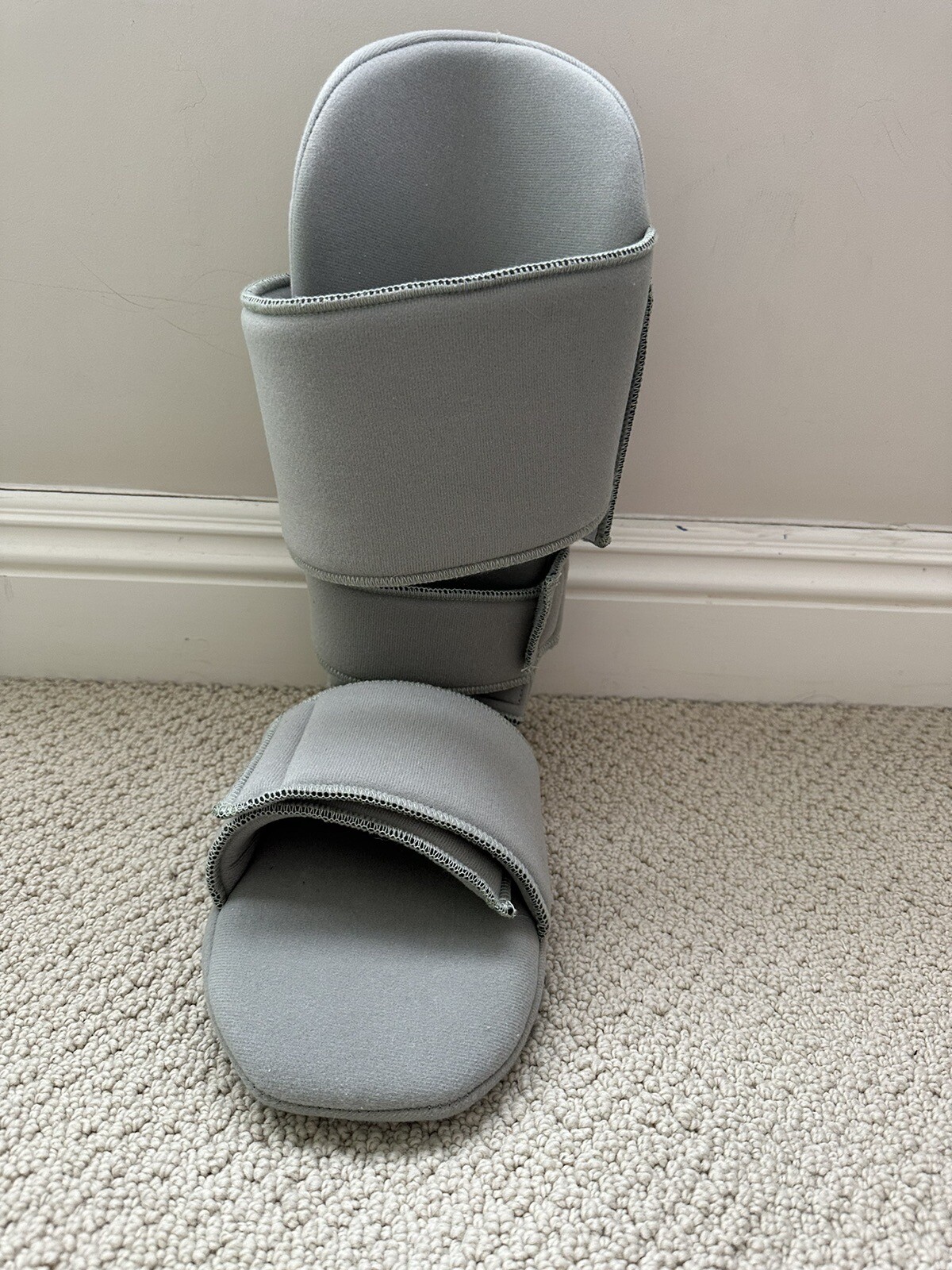 Padded Brace Splint 90 Degree Immobilizing Stretching Sleeping Boot Size Medium