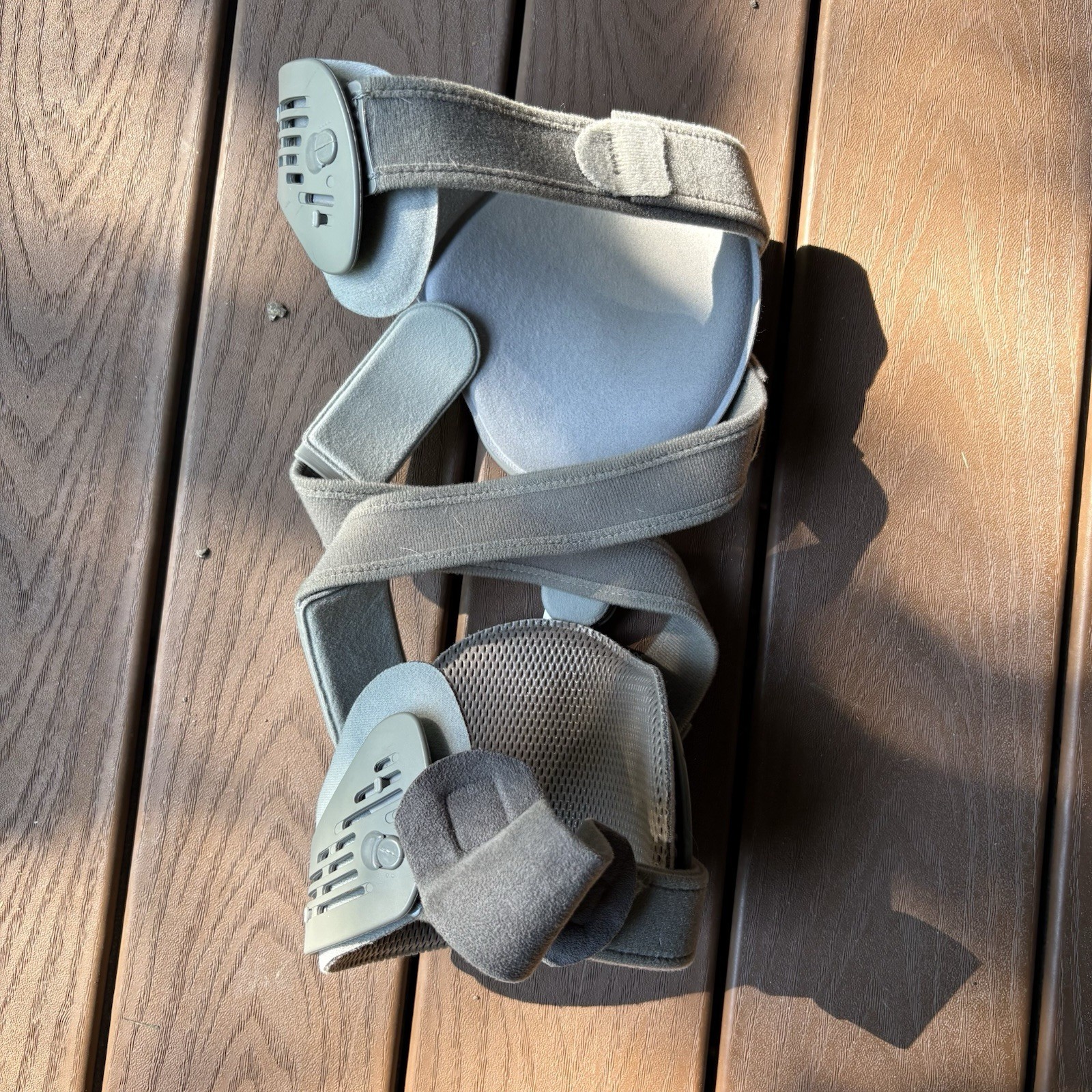 Ossur Unloader One LEFT Medial Knee Brace Size Medium SHORT