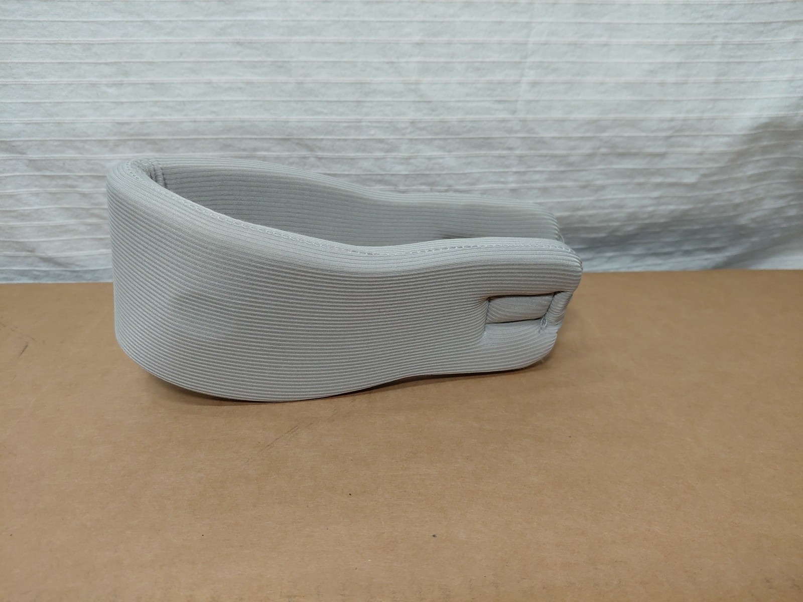 Adjustable Neck Brace Soft Foam Cervical Collar Neck Pain Relief NWOT