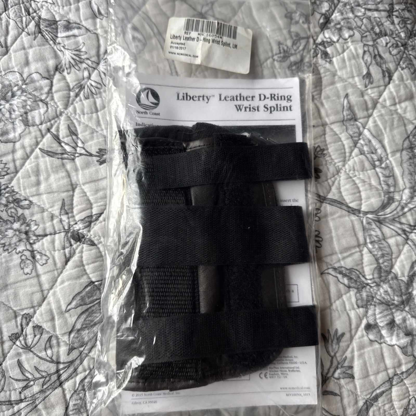 Liberty D-Ring Wrist Splint Left Medium 6.5-7.5 Leather Black NC16054