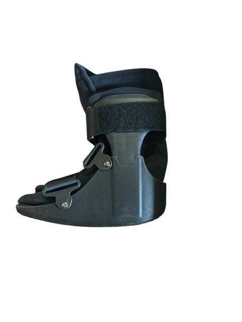 United Ortho Short Air Cam Walker Fracture Boot – Size S