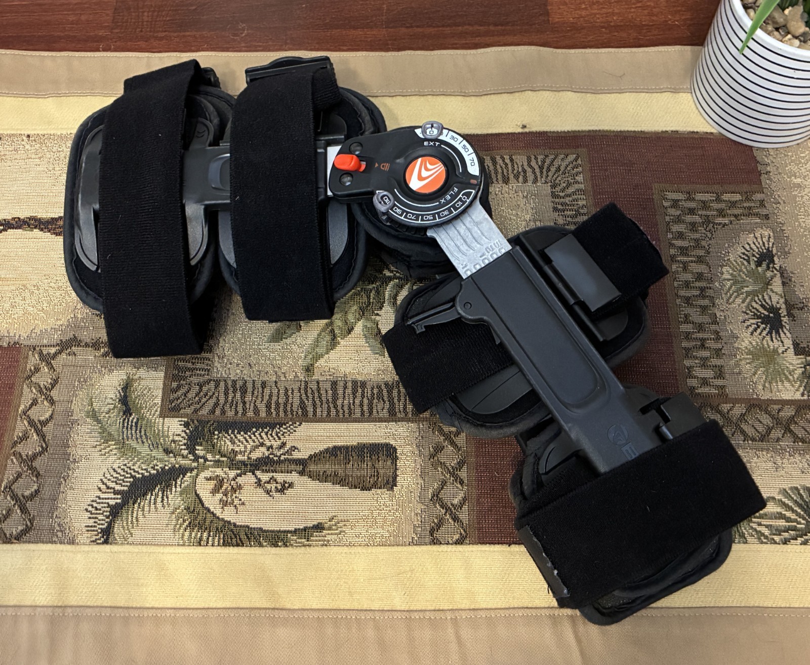 Breg T Scope Premier Post Op Hinged Knee Brace Universal Size Fully Cleaned