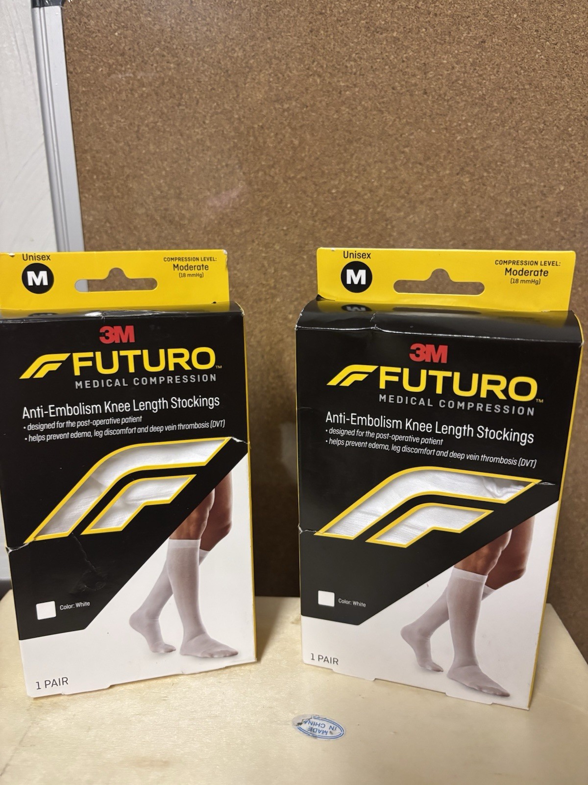 2 Pk: Futuro 3M Moderate Compression Knee Stocking Medium 18mmHg White