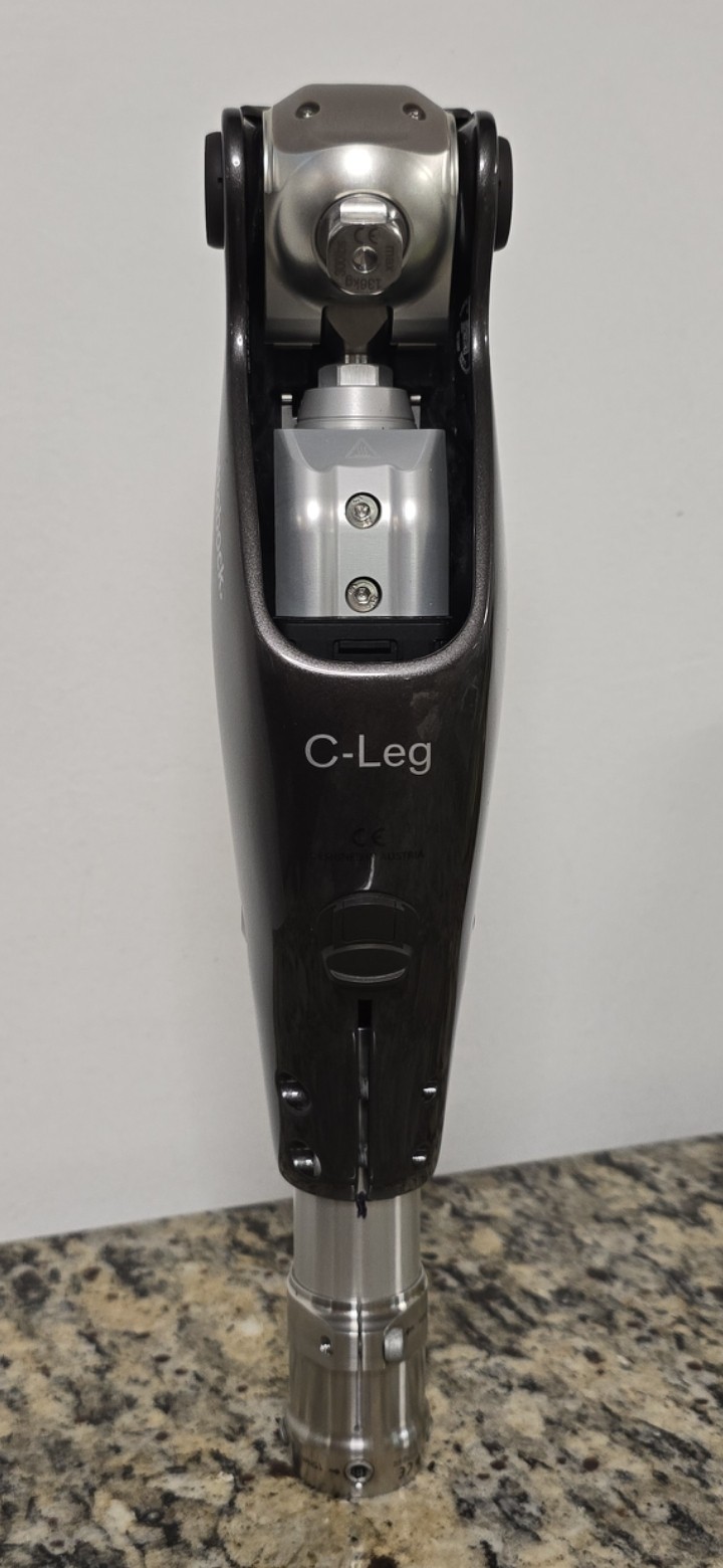 New 2026 ottobock C-Leg 4 This prosthesis was purchased in 03/23/2026.