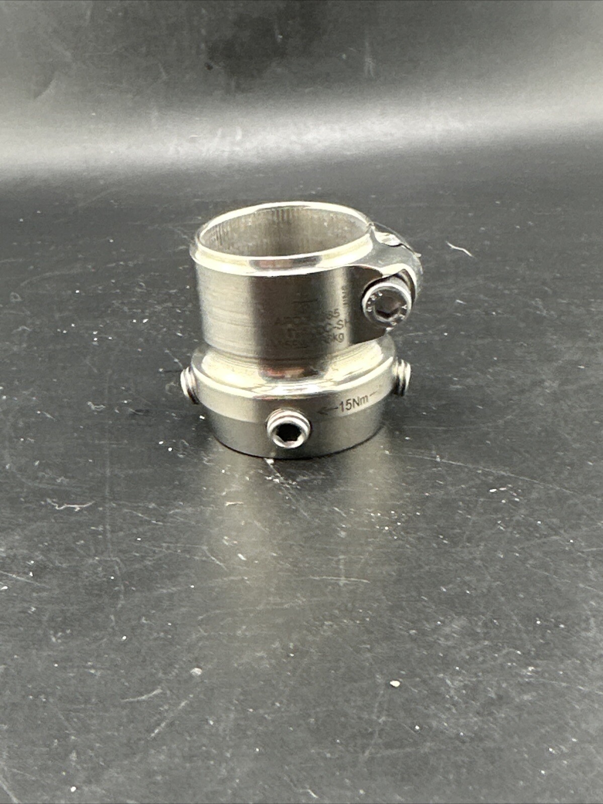 APC Short 30mm Diameter Prosthetic Tube Clamp. Titanium, TI-100C-SH.