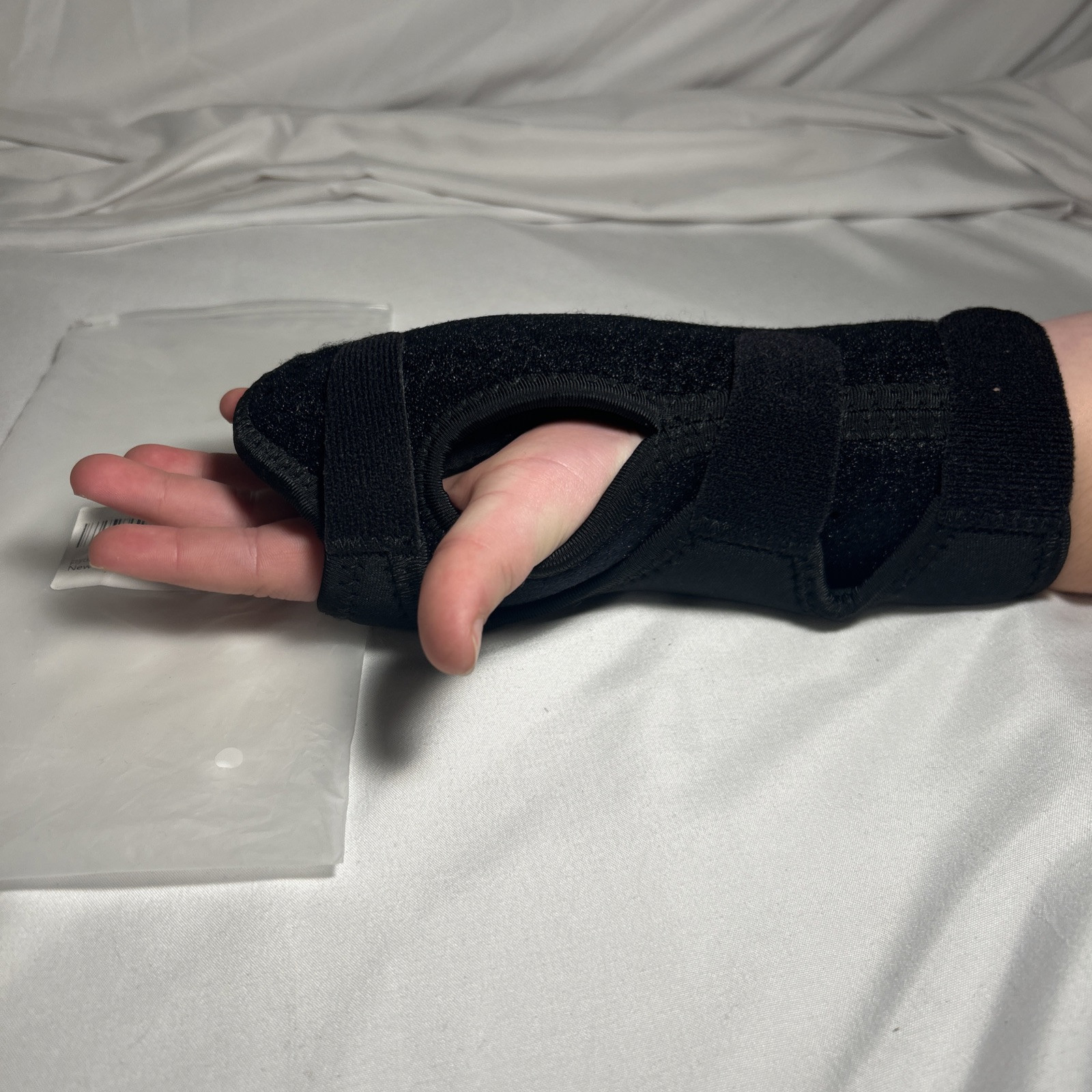 Psycilla Fits Both Hands, Splint For Wrist, Comfortable Palm Placement. ￼