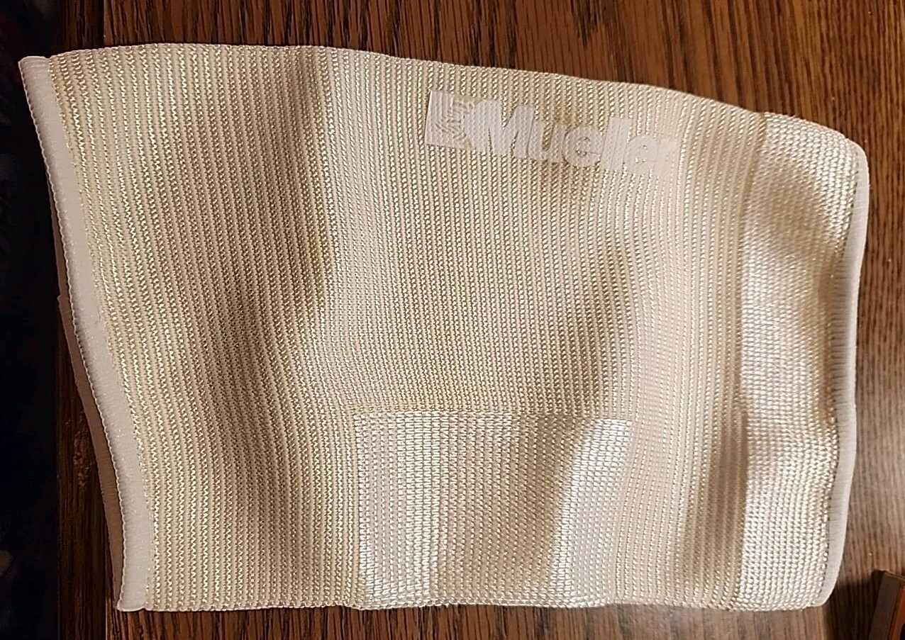 MUELLER Knee Support Elastic Slip-on Sleeve Support, Beige – LARGE 16-18″ NEW
