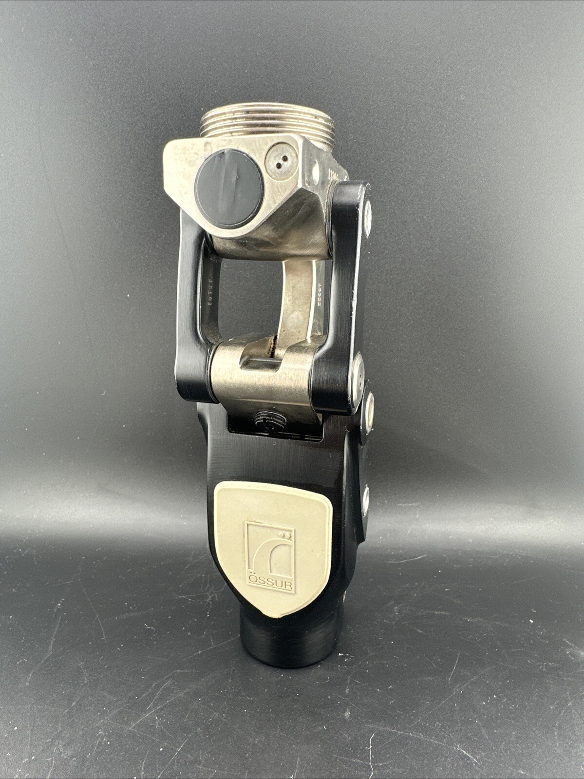 Ossur 2000 Prosthetic knee. Perfect Condition. Hydraulic Is Good And Tested