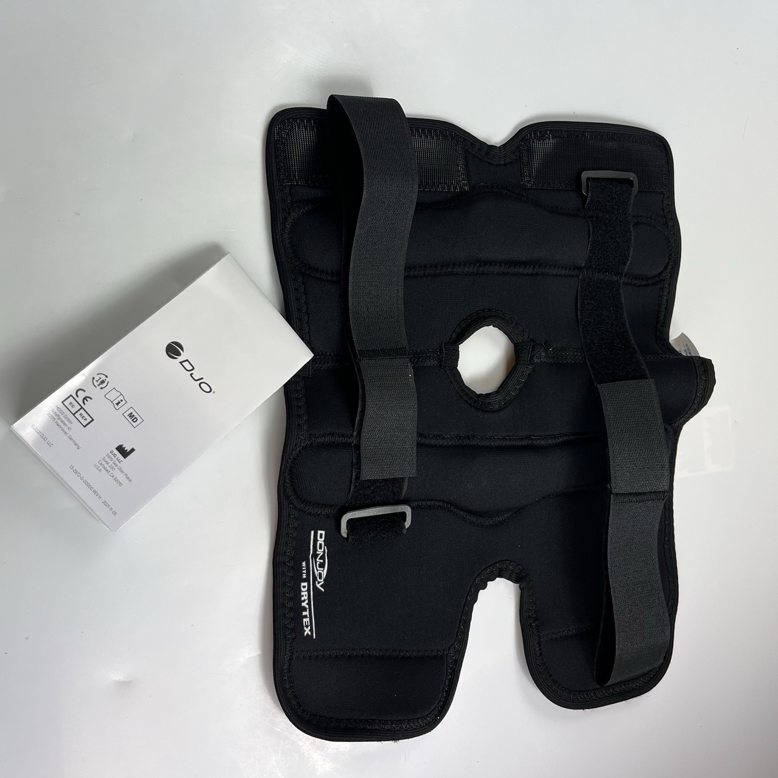 Donjoy Sports Hinged Knee Wrap Size S