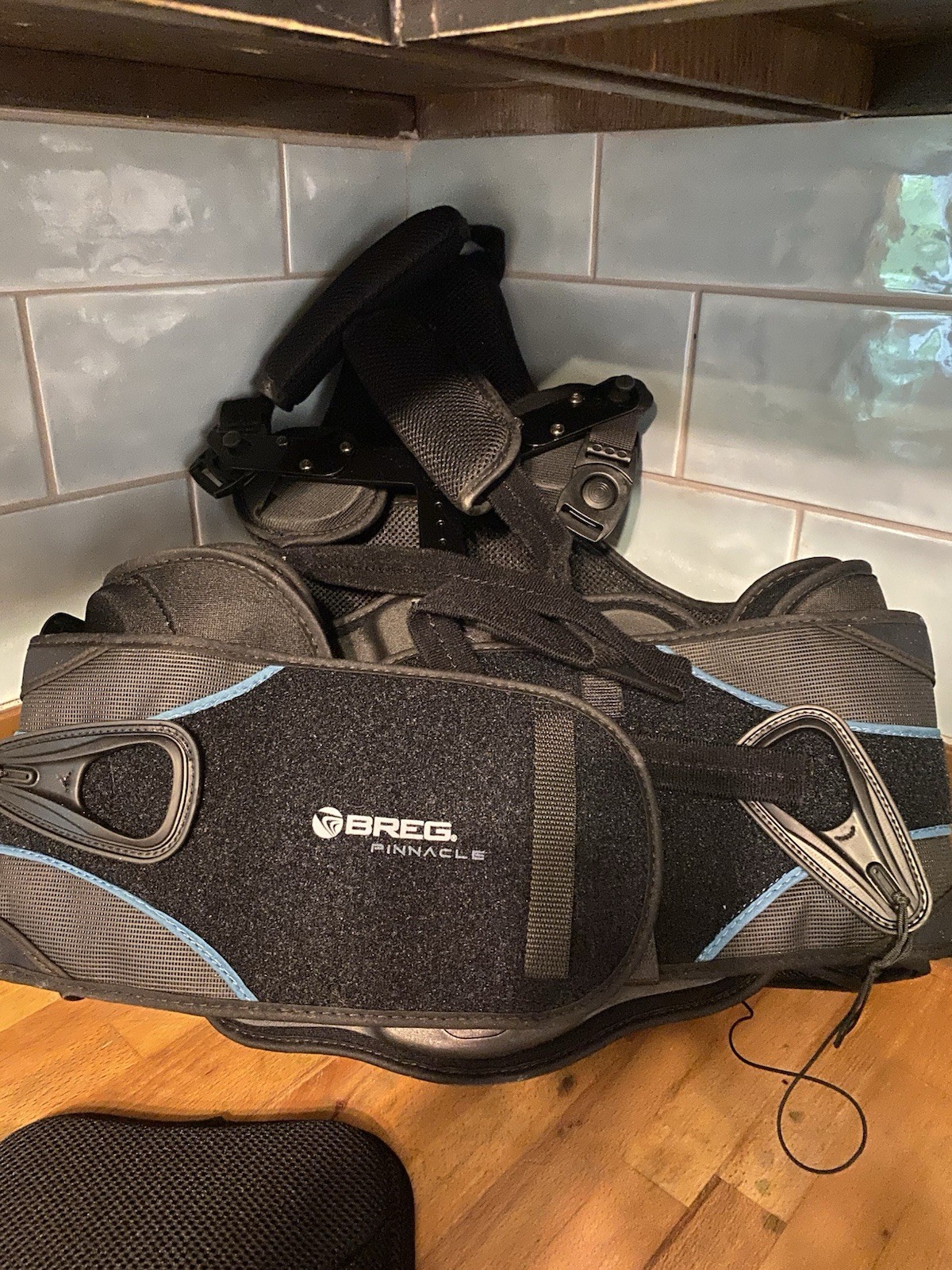 New Breg Pinnacle TLSO 464 Back Brace SP20464-000