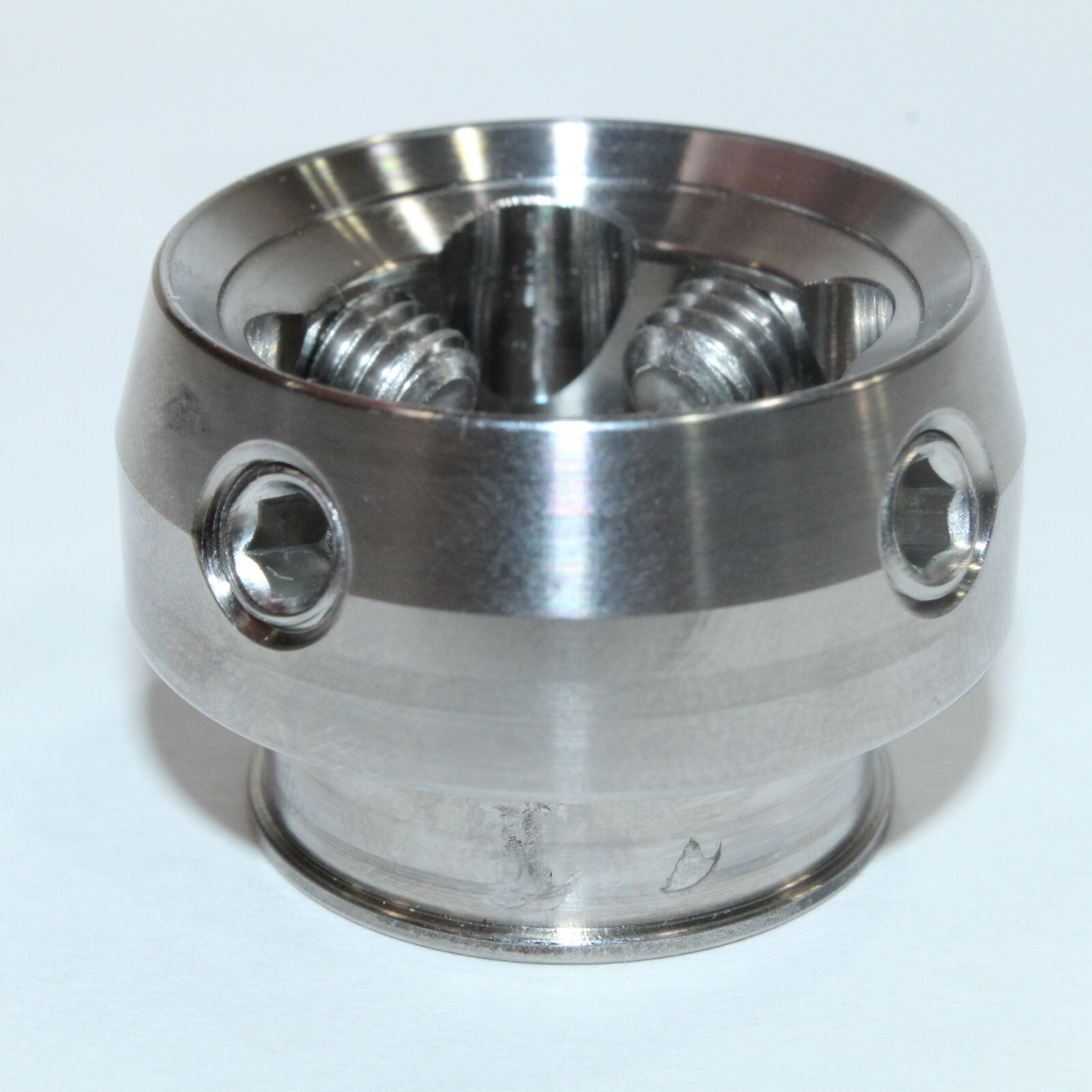 PROSTHETIC COMPONENT FEMALE PYRAMIDAL RECEIVER w/ 27.5mm TUBE AND 29.5mm FLANGE