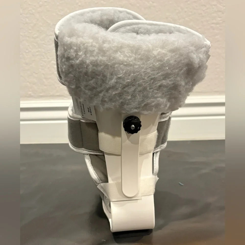 Procare Hook & Loop Closure UniversalLeft or Right Adjustable Podous Boot New!