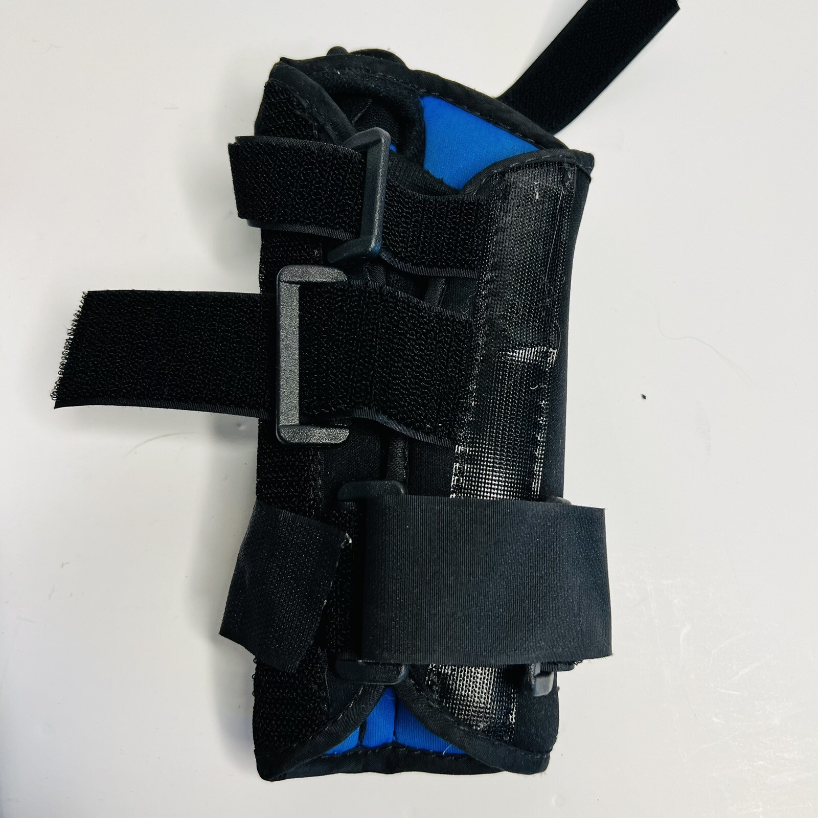 DJO GLOBAL PROCARE 79-87305 COMFORT FORM WRIST WITH THUMB RIGHT MEDIUM