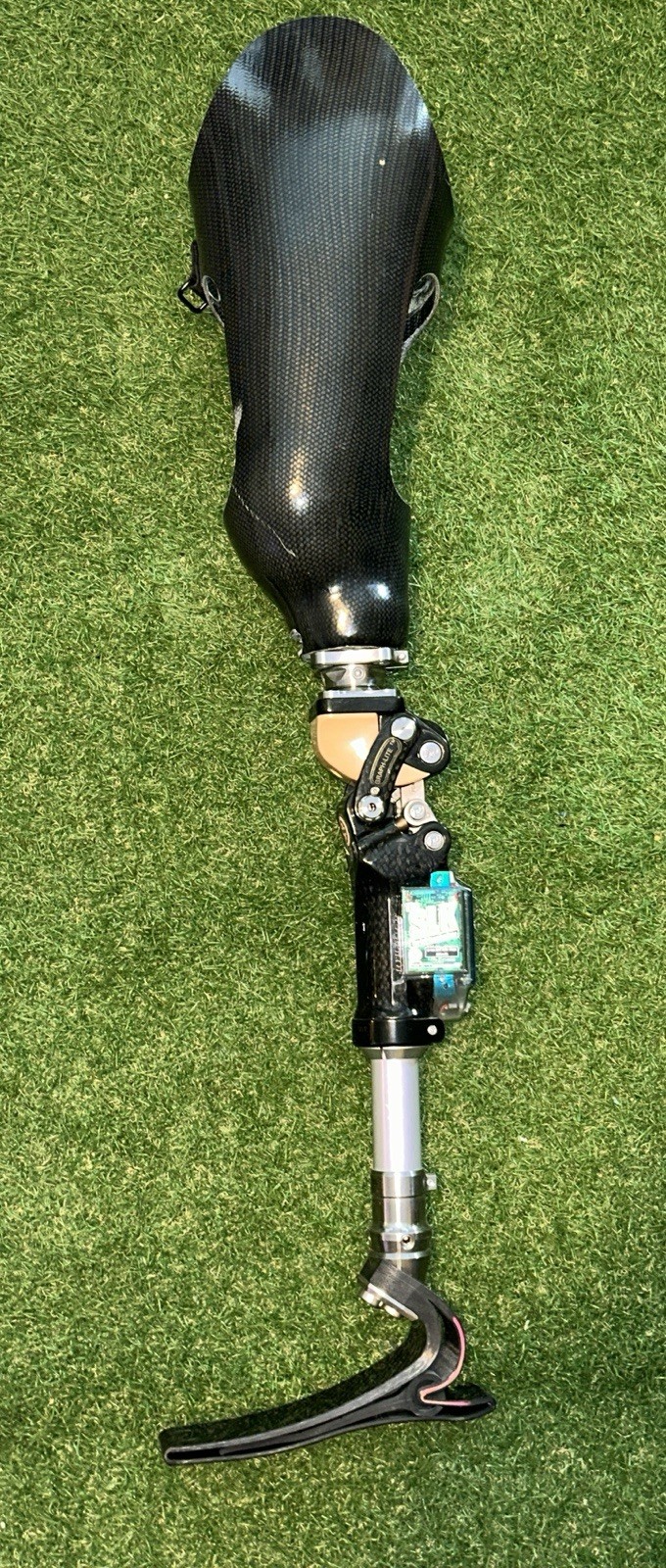 DAW Industries SLK Prosthetic leg. graph lite prosthetic knee