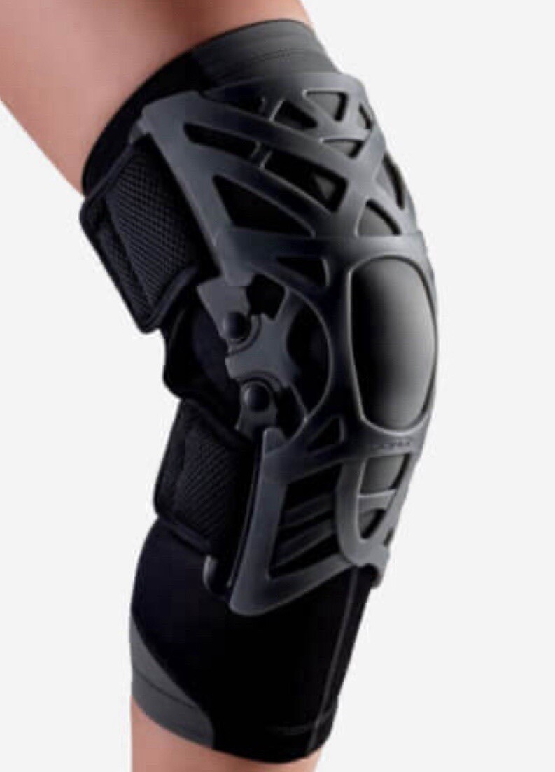 Knee Brace Gray Size: XS/S Donjoy Reaction 11-0215-2 With Sleeve. Brand New!