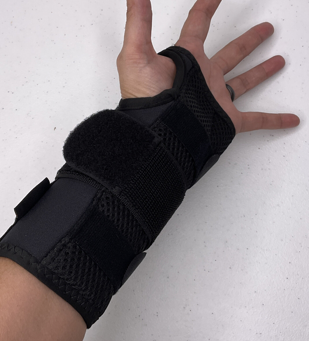 Carpal Tunnel Wrist Brace Unisex Wrist Splint for Left Hand L/Xl