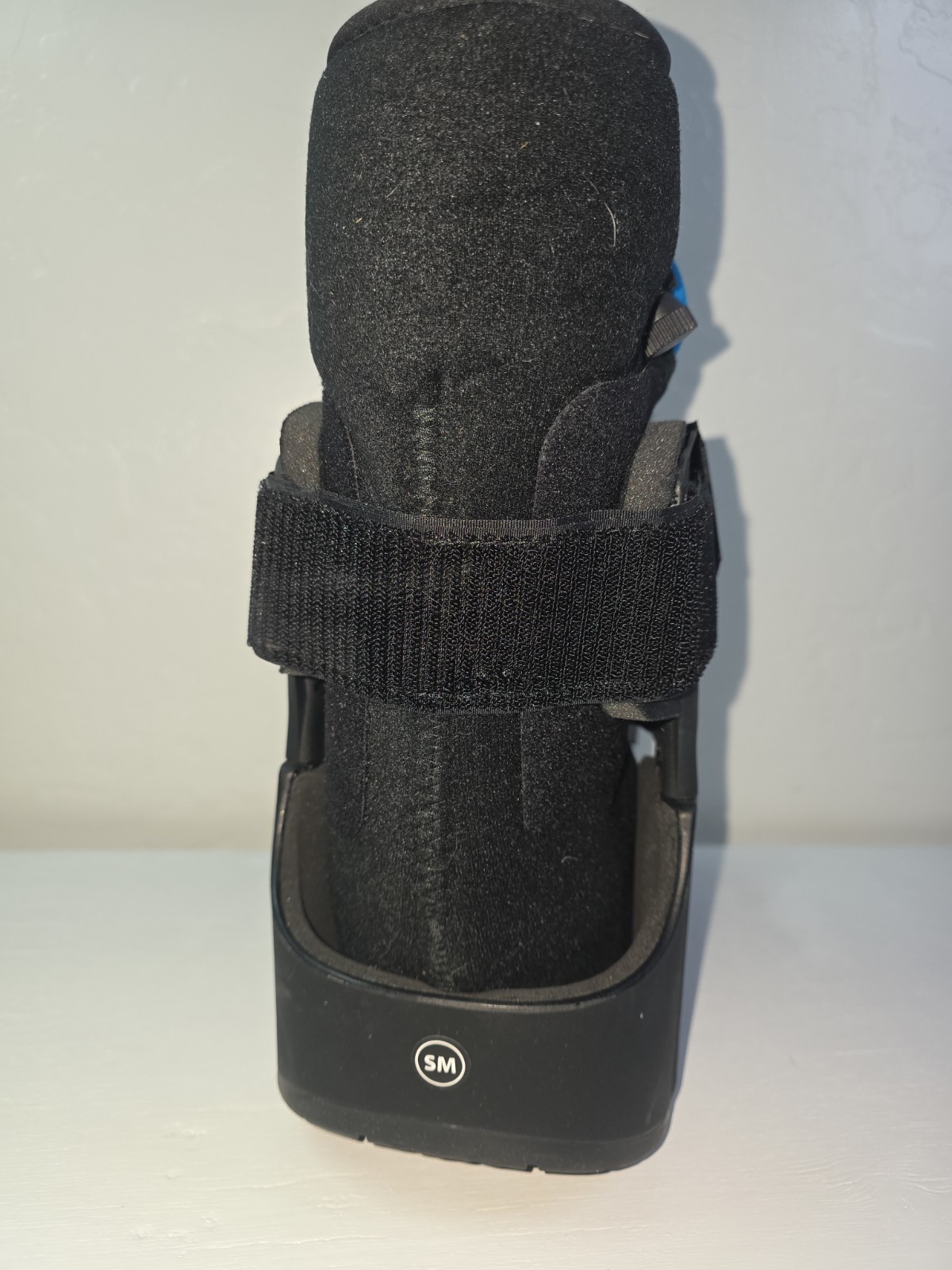 United Ortho Short Air Cam Walker Fracture Boot, Size Small Black