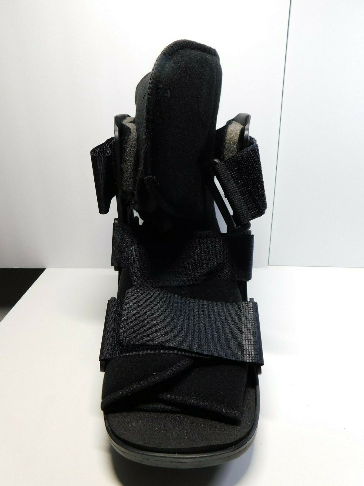 United Ortho USA14013 Short Cam Walker Fracture Boot, Small, Black