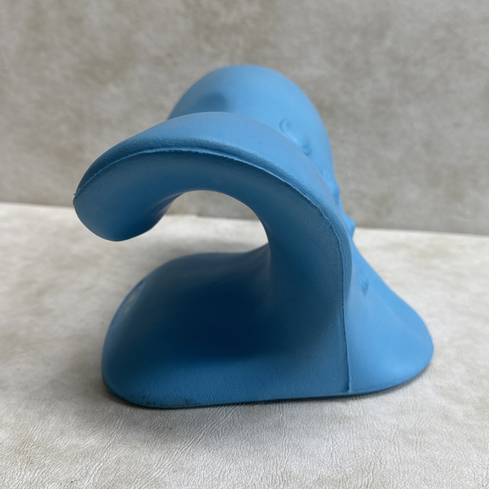 Neck Cloud Cervical Traction Device Neck Stretcher Neck Pain Relief Neck Ex Cond