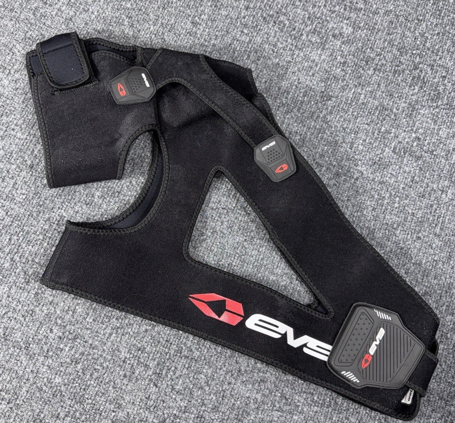 EVS SB05 Bilateral Shoulder Stabilizer Brace Black, Dual X-Strap XL