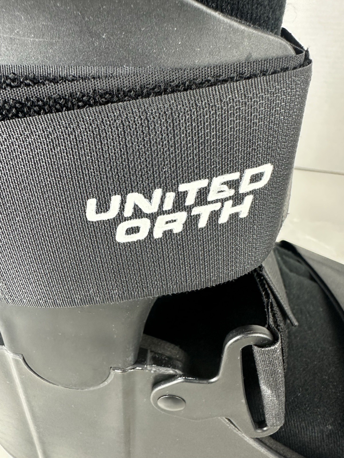 NEW United Ortho USA14013 Short Cam Walker Fracture Boot, Large, Black