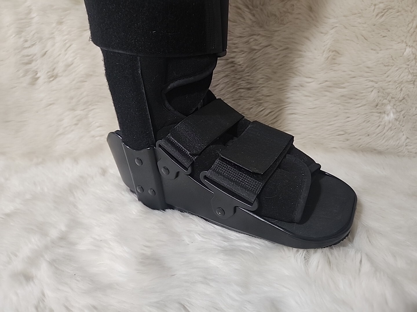 Darco Body Armor Walker Boot w/ Square Toe Guard 18″ Tall Cushion Air Liner Sz 1