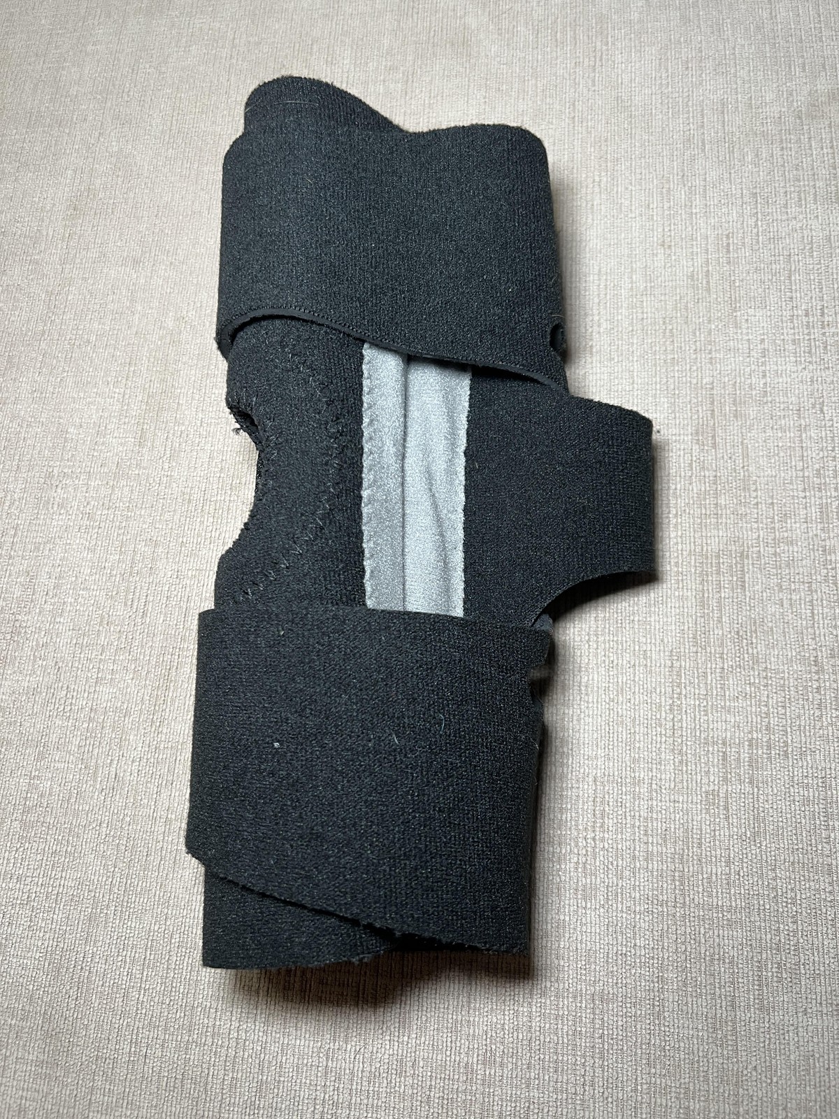 FUTURO Knee Brace Black Adjustable Open Patella Support Compression One Size