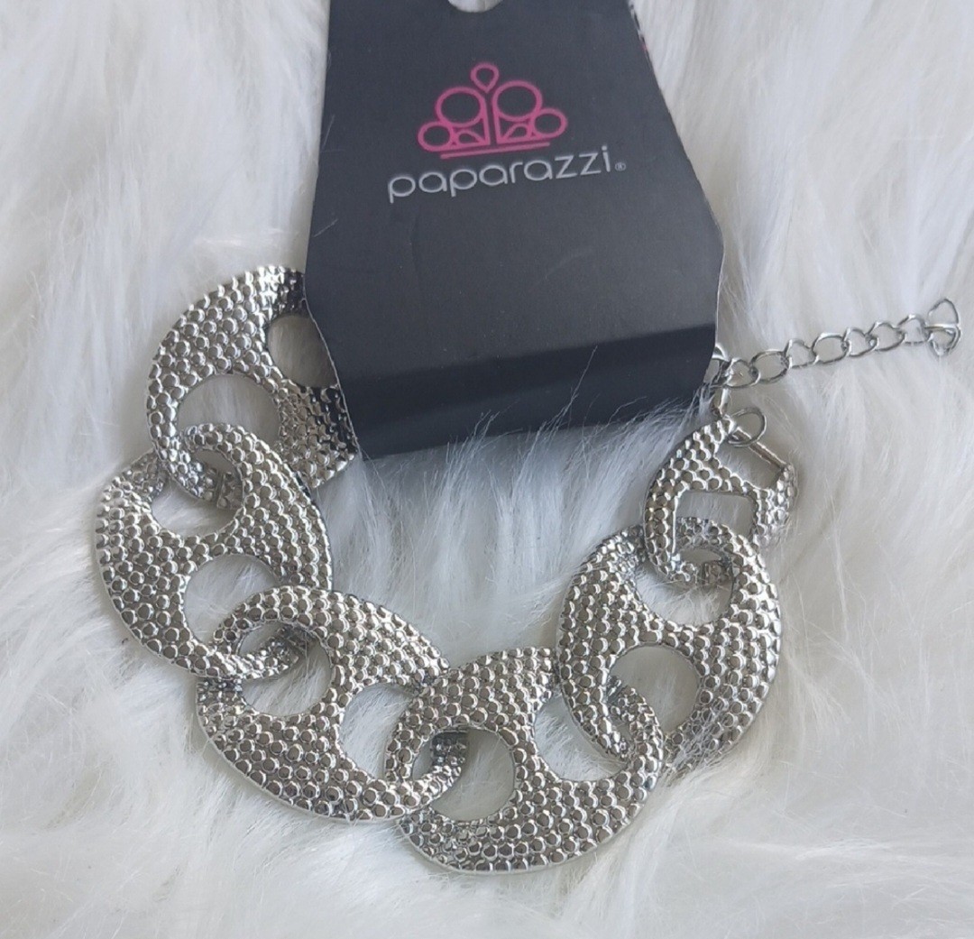 Paparazzi Silver Textured Chain Bracelet Crocodile Style