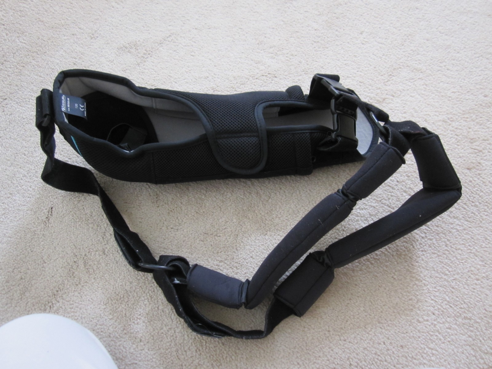 Össur Formfit Shoulder Brace Sling & External Rotation Pillow – Regular – EUC