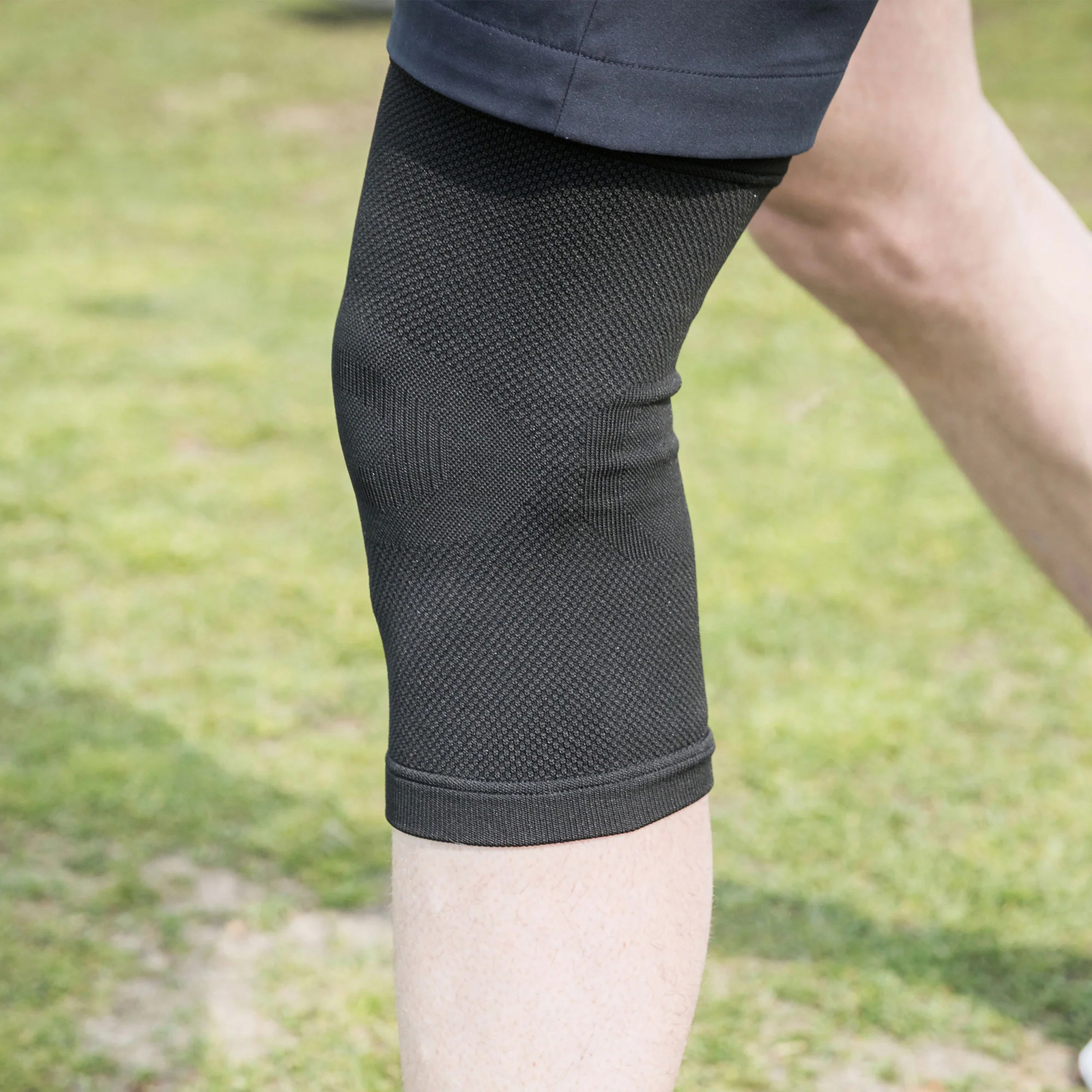 Back On Track Physio Knee Brace, Color: Black 110700