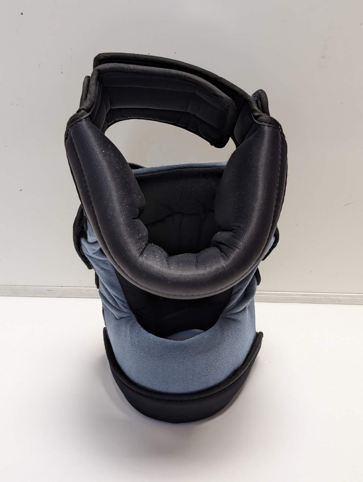 DYNA PRO Flex Knee Size Small ( USED).