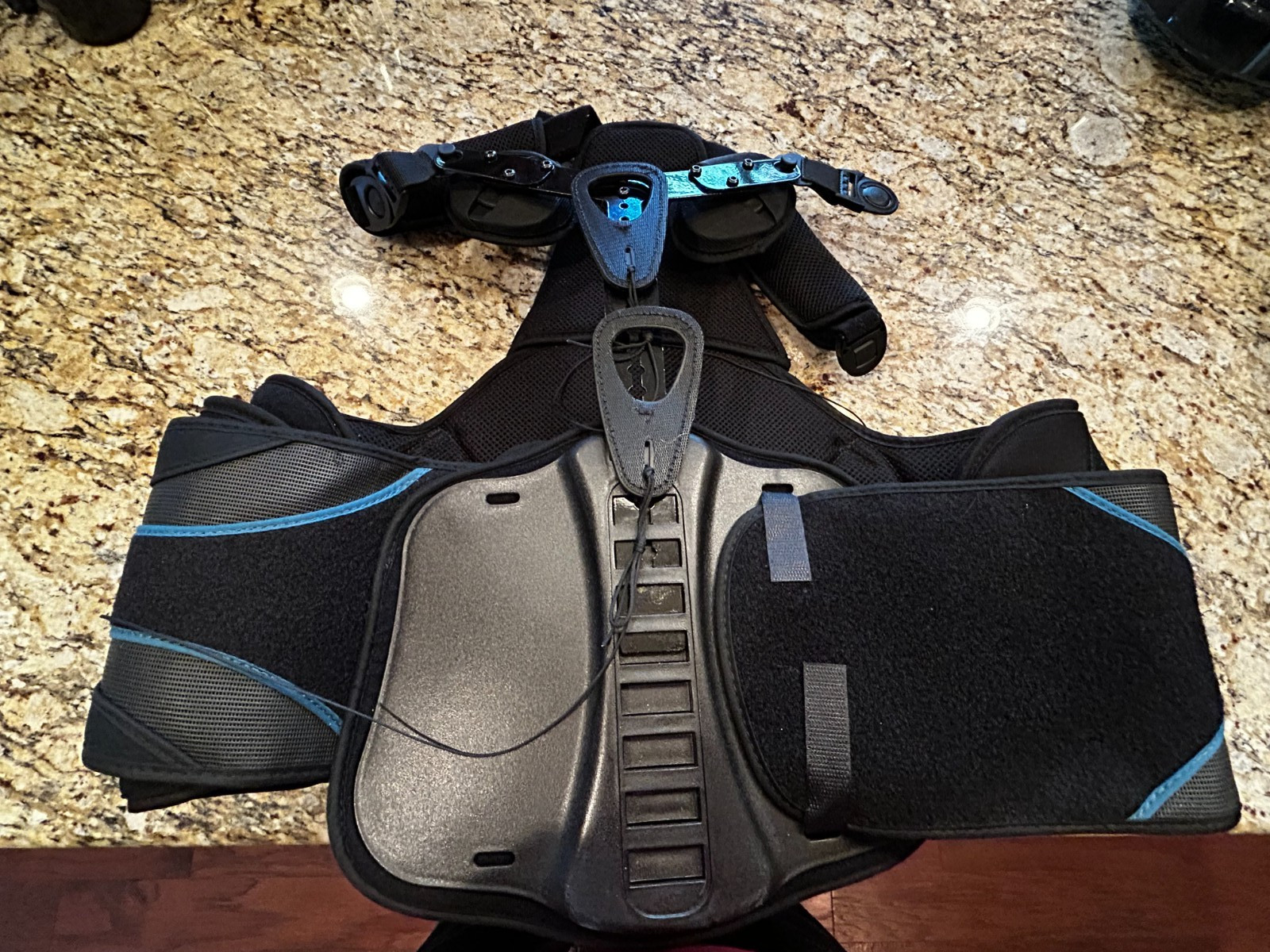 Pinnacle TLSO 464 BREG Adjustable Black #SP20464-000 (sells new for $2400)