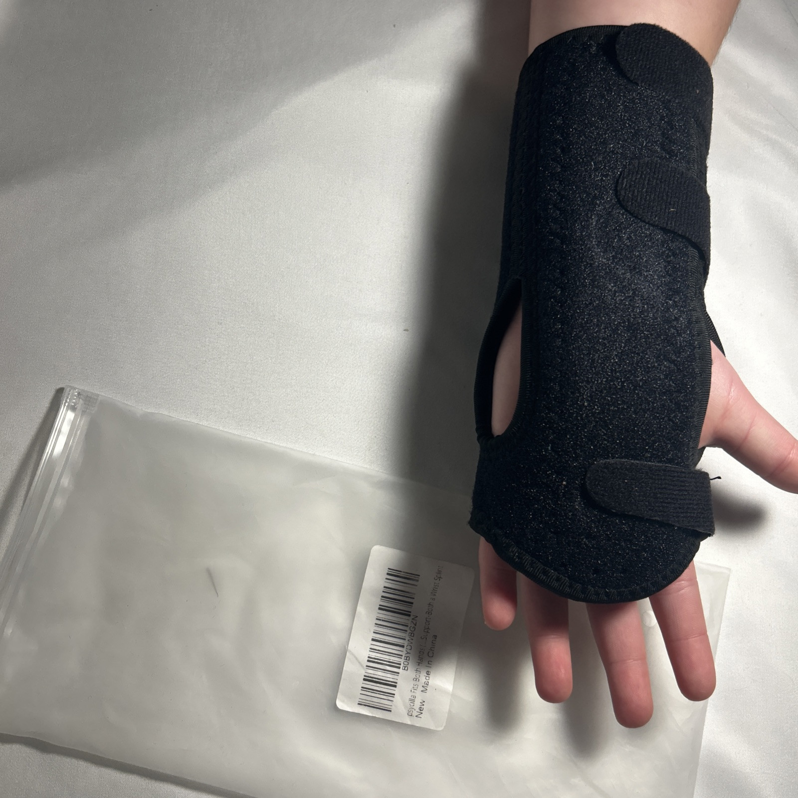 Psycilla Fits Both Hands, Splint For Wrist, Comfortable Palm Placement. ￼