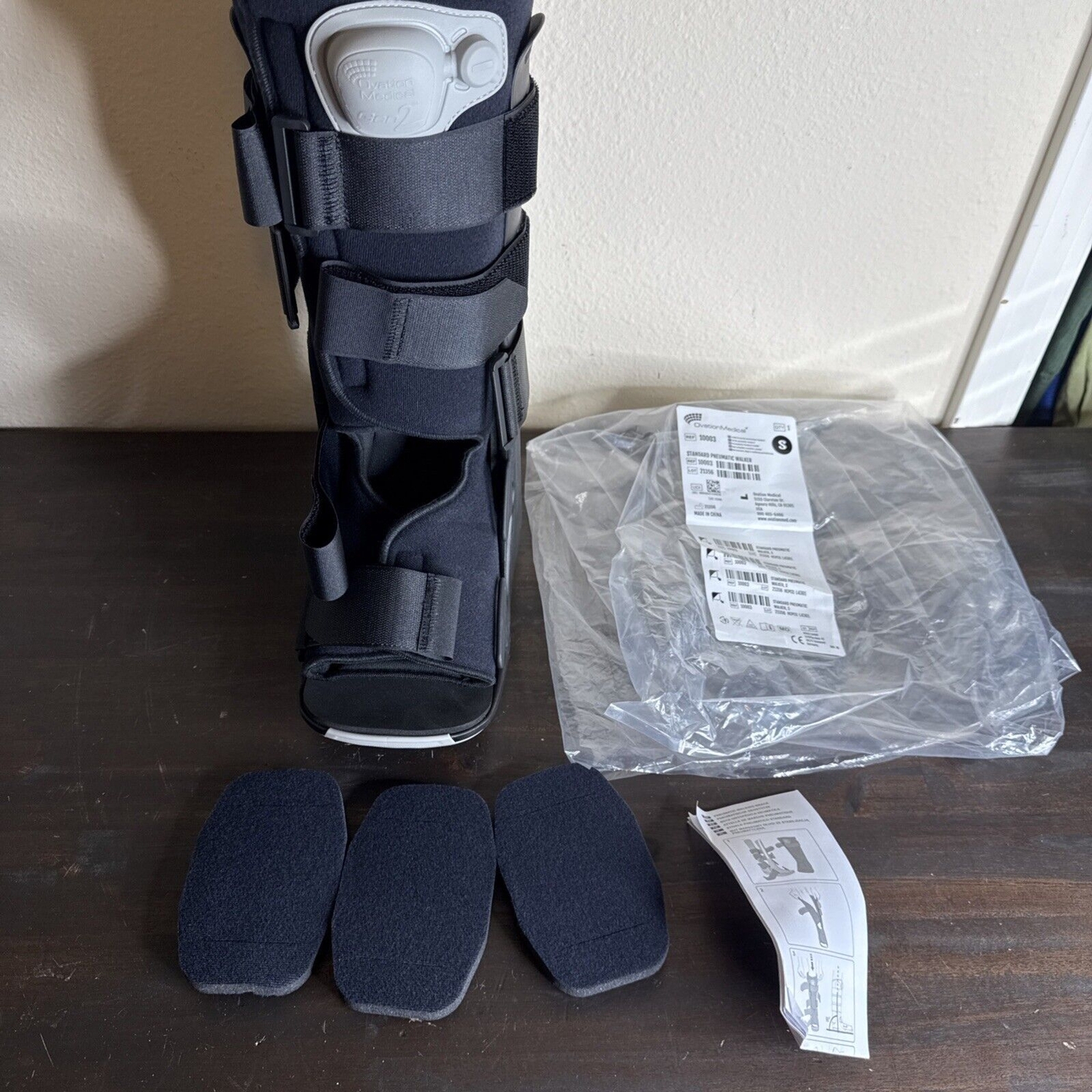 Ovation Medical Pneumatic Walker – Size S (Men’s 4.5-7/Women’s 6-8)