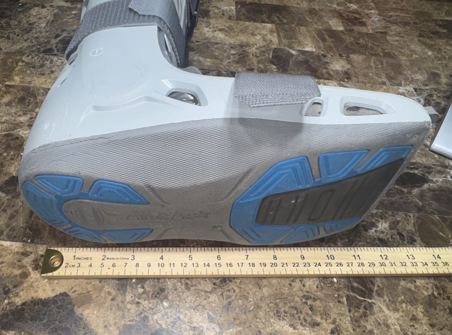 Aircast DJO Softstrike Inflatable Size Large Gray Walking Boot w/locking Wheel