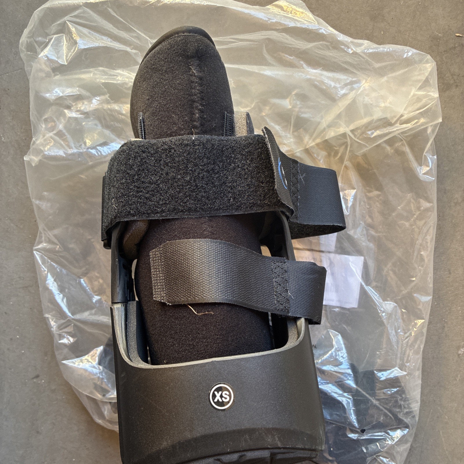 United Ortho USA14013 Short Cam Walker Fracture Boot, X-Small Black