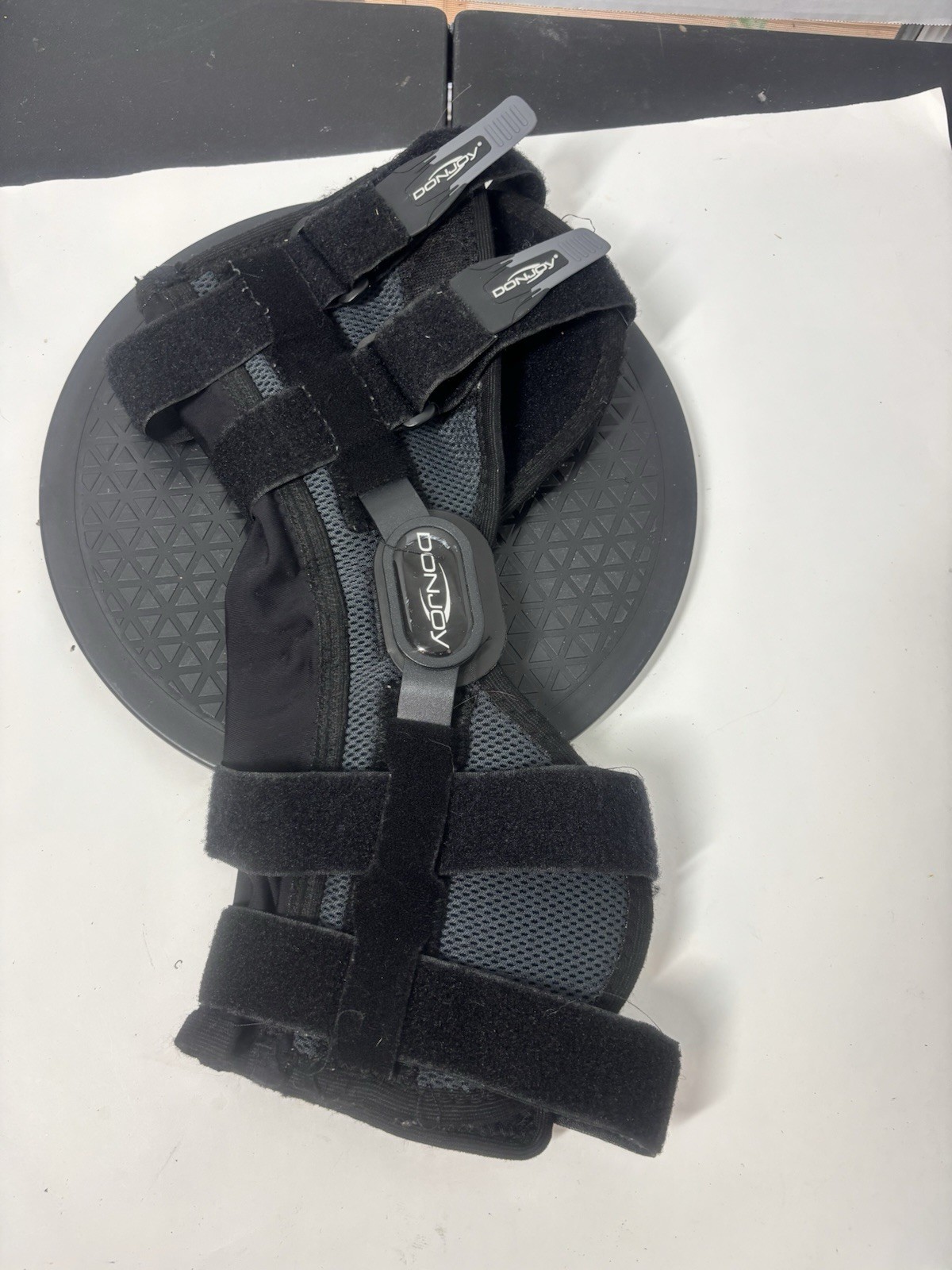 Donjoy LegBrace Double Sided Small