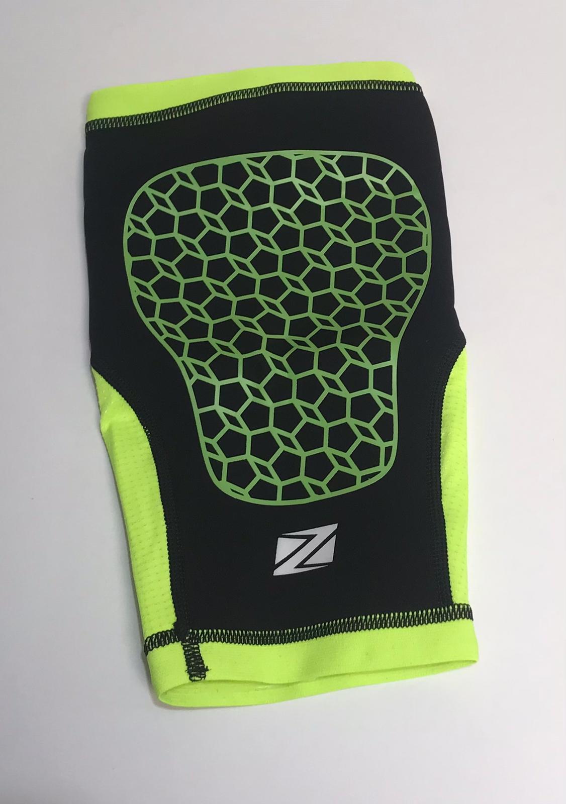 KNEE SUPPORT FOR ATHLETES.