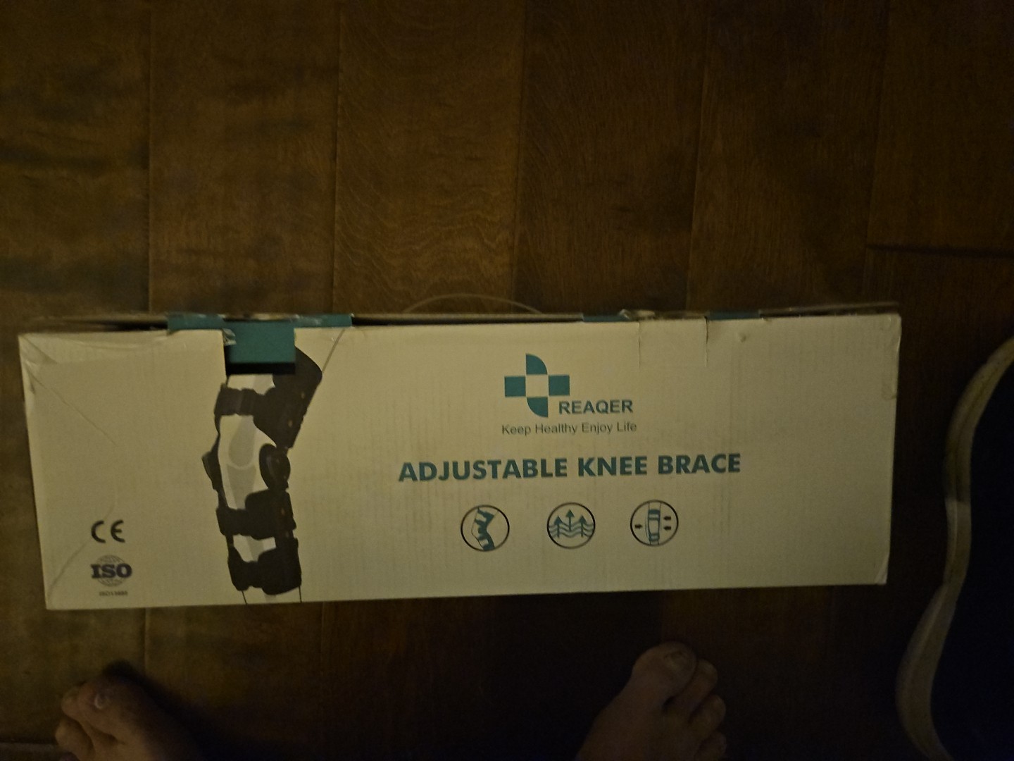 REAQER ADJUSTABLE KNEE BRACE