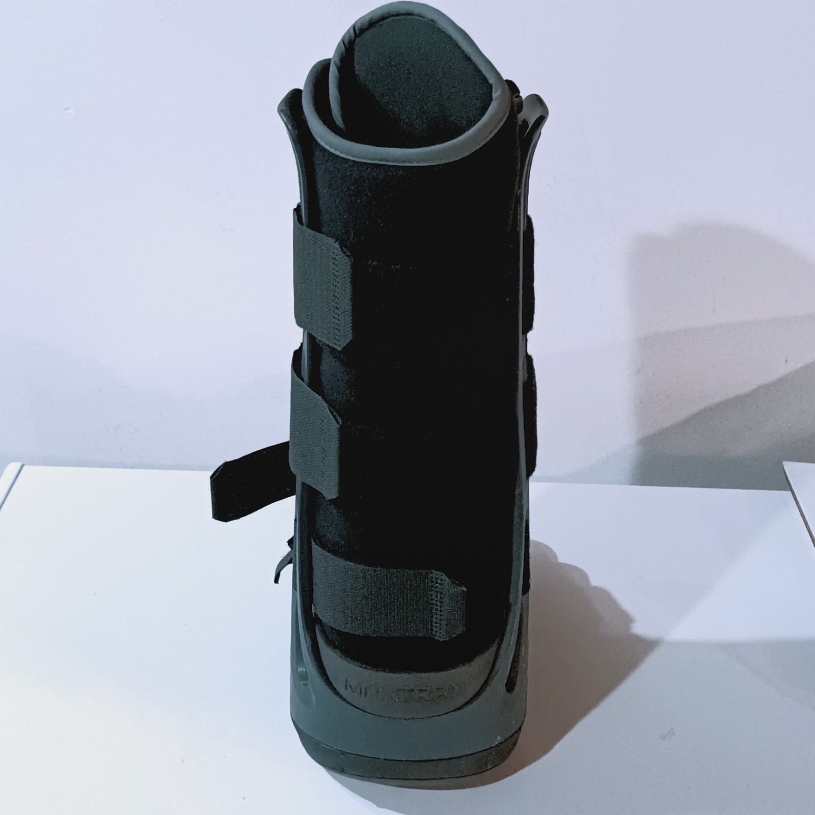 ProCare MaxTrax 2.0 Air Walker Boot Size S Small DonJoy Fracture Sprain Brace…