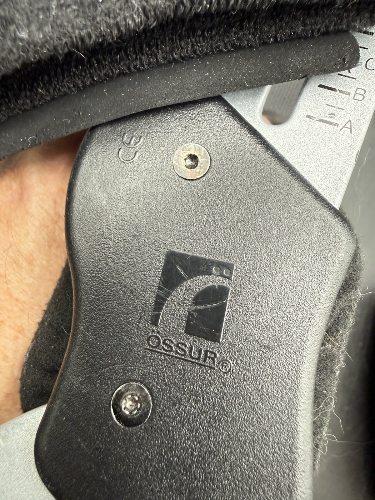 Pair Medium OSSUR OAsys Carticare Adjustable Knee Braces Silver Left & Right
