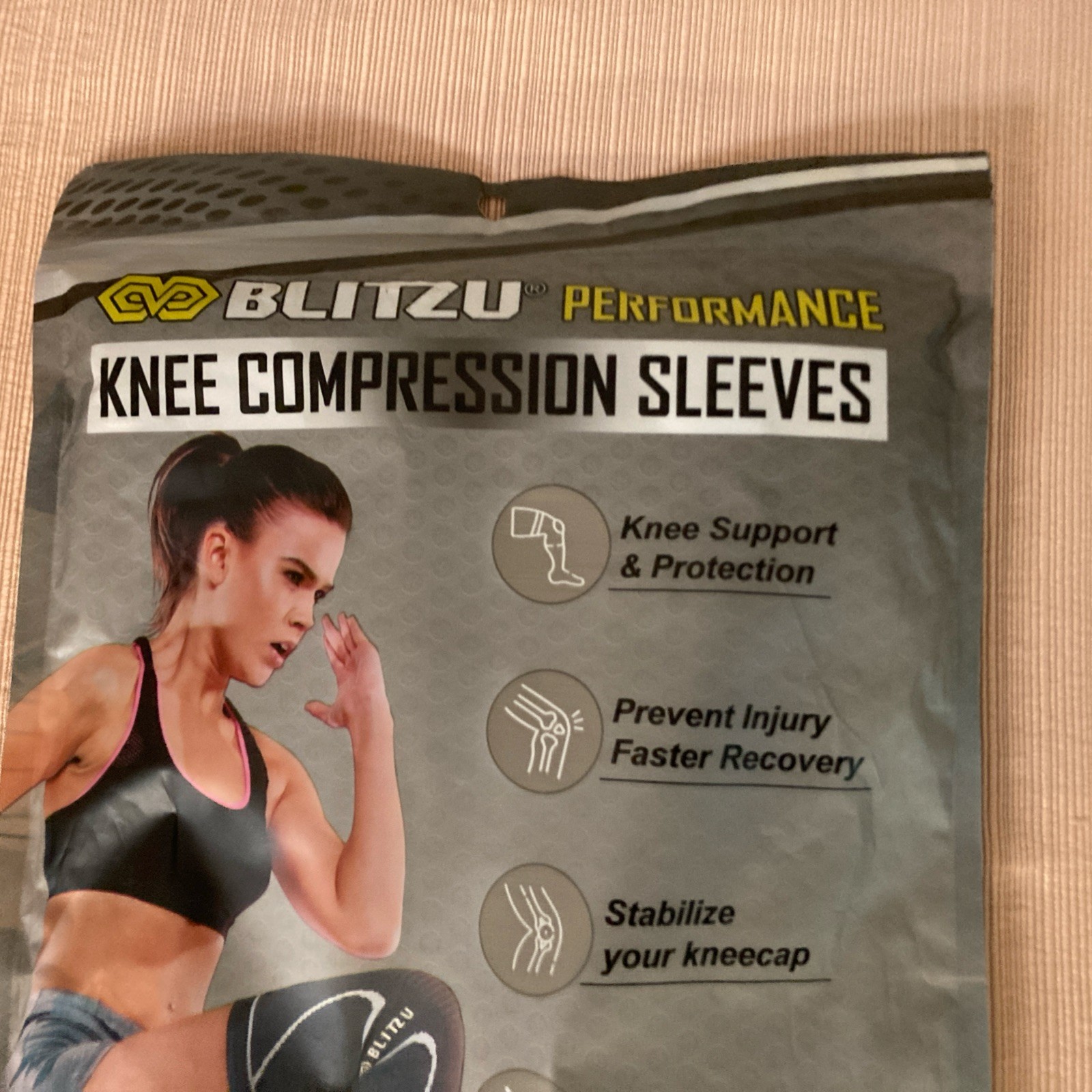 BLITZU PERFORMANCE KNEE COMPRESSION SLEEVES ONE PAIR TWO PACK MEDIUM/NEW