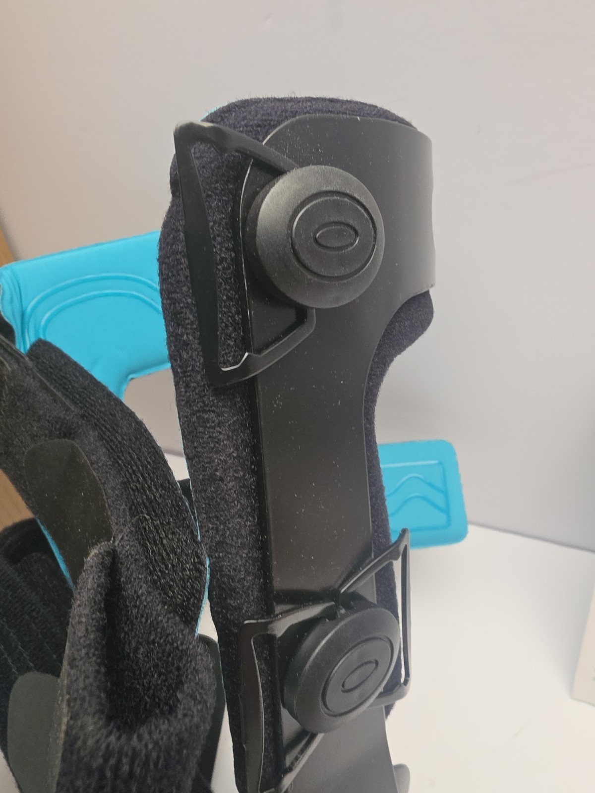 Orthomen OA Unloader Hinged Knee Brace Right Medium