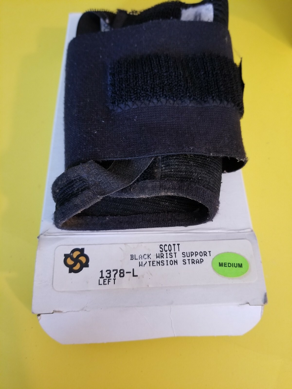 SCOTT SPECIALITIES 1378-L (BLACK) WRIST SUPPORT W/ TENSION STRAP Left Medium