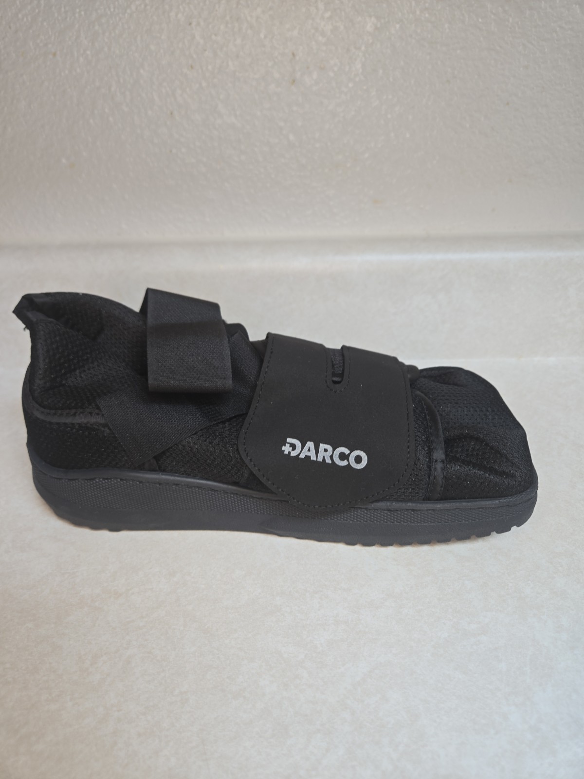 New Open Box Braceability Closed Toe Medical Walking Shoe Medium